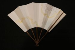 画像2: 手描き　絞り椿図　（ごま竹扇子立・桐箱入））