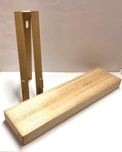 画像3: 手描き　絞り椿図　（ごま竹扇子立・桐箱入））